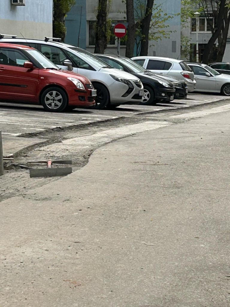 lipsa trotuar sector 4
